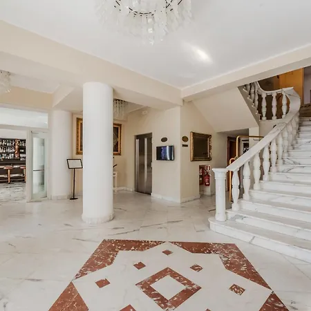 Hotiday Collection - Mediterranee Hotel 4*