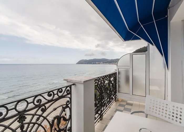 Hotiday Collection - Mediterranee Hotel 4*