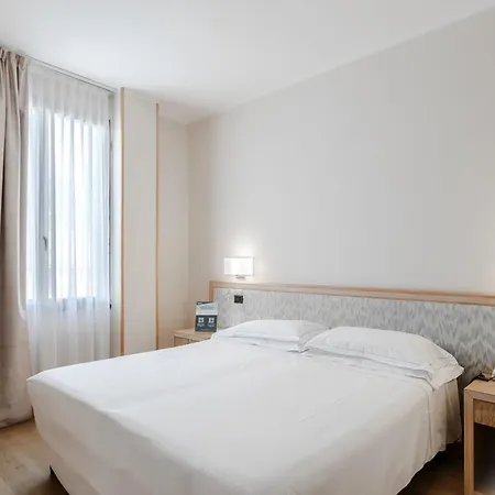 Hotiday Collection - Mediterranee Hotel 4*