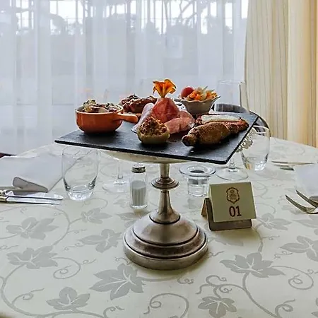 Hotiday Collection - Mediterranee Hotel 4*